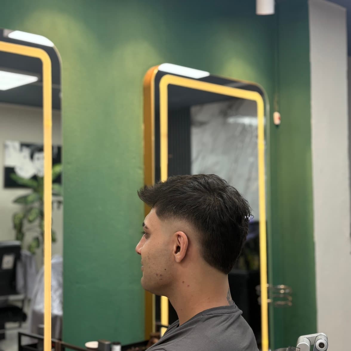 RKG BARBER SHOP 4