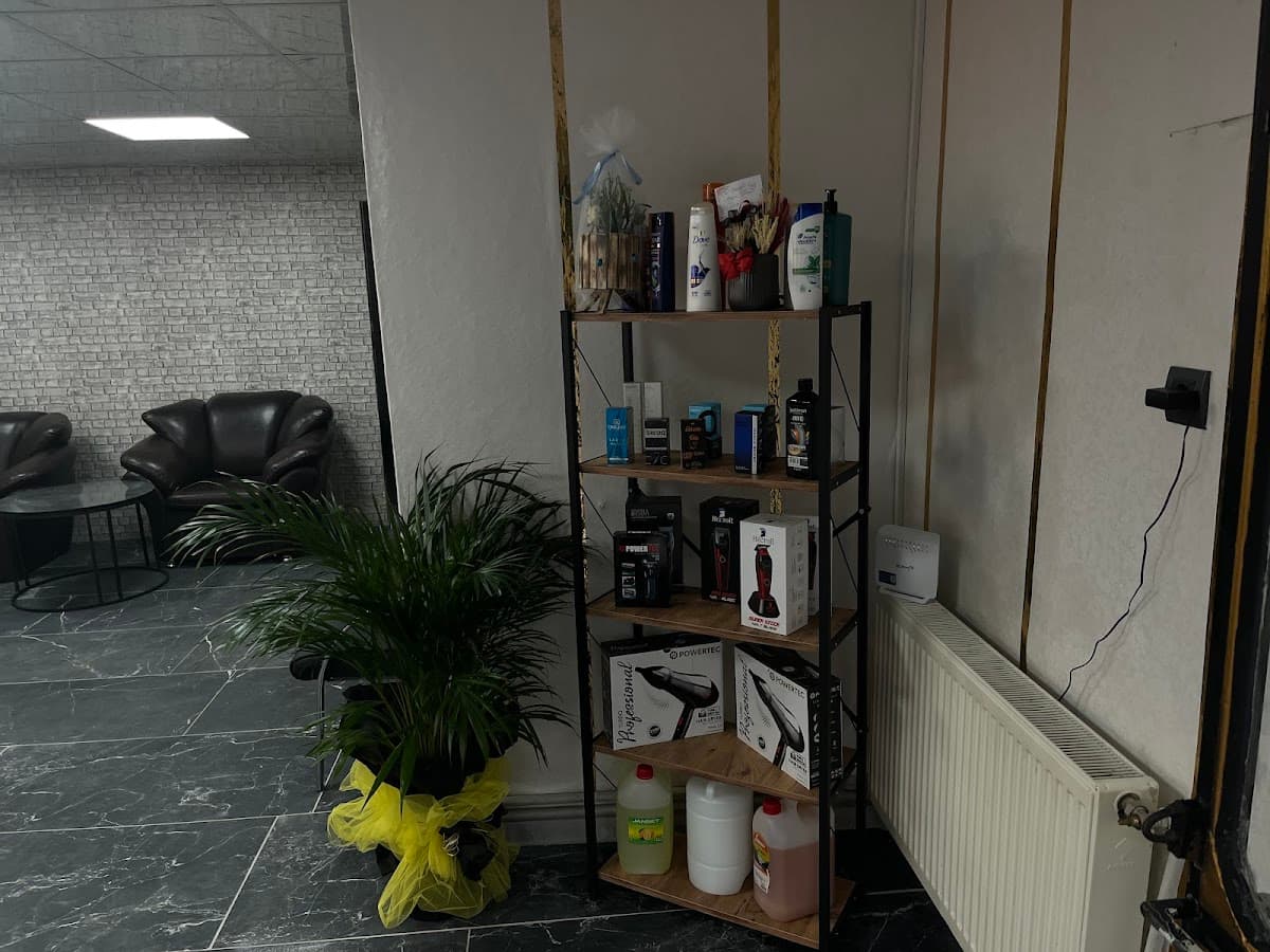 Ahmet Tunç Barber's Club 4