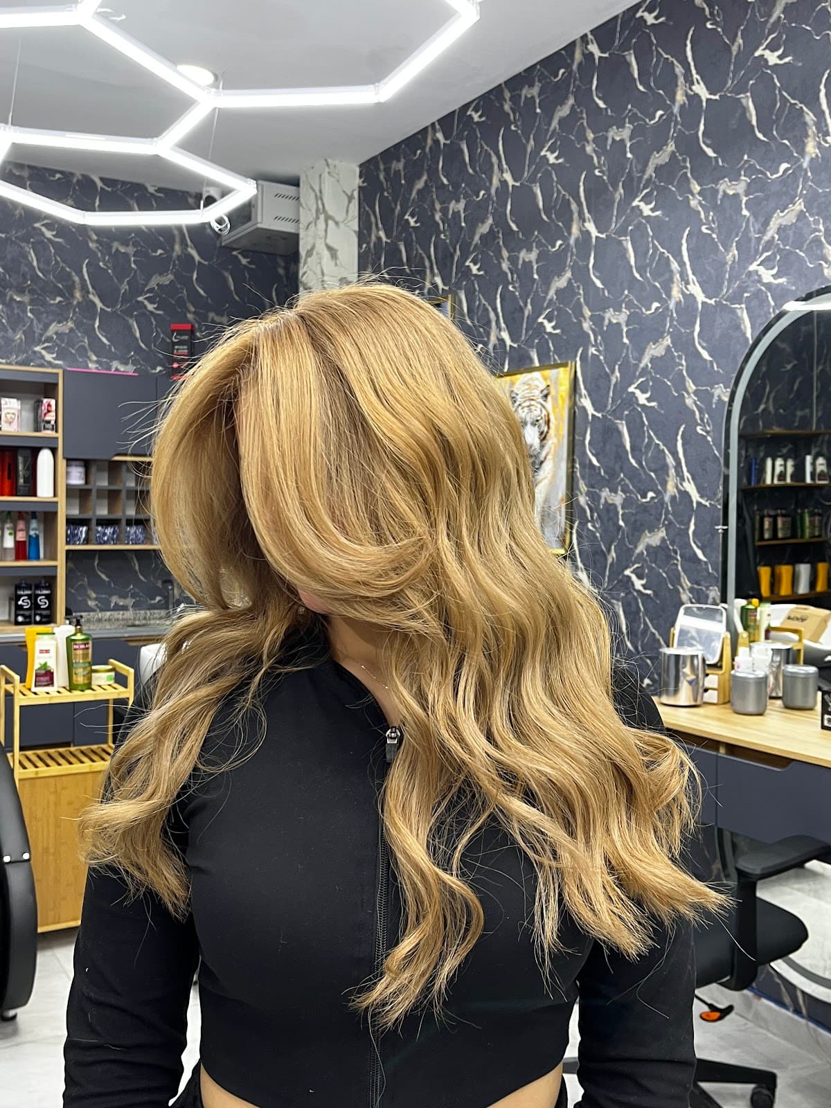 Aura hair studıo 4