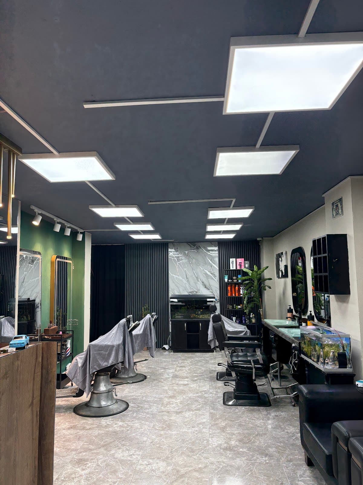 RKG BARBER SHOP 3