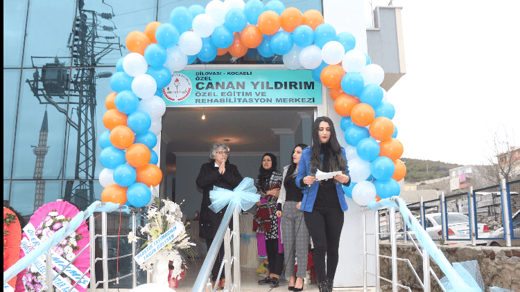 Özel eğitim öğretmeni 1