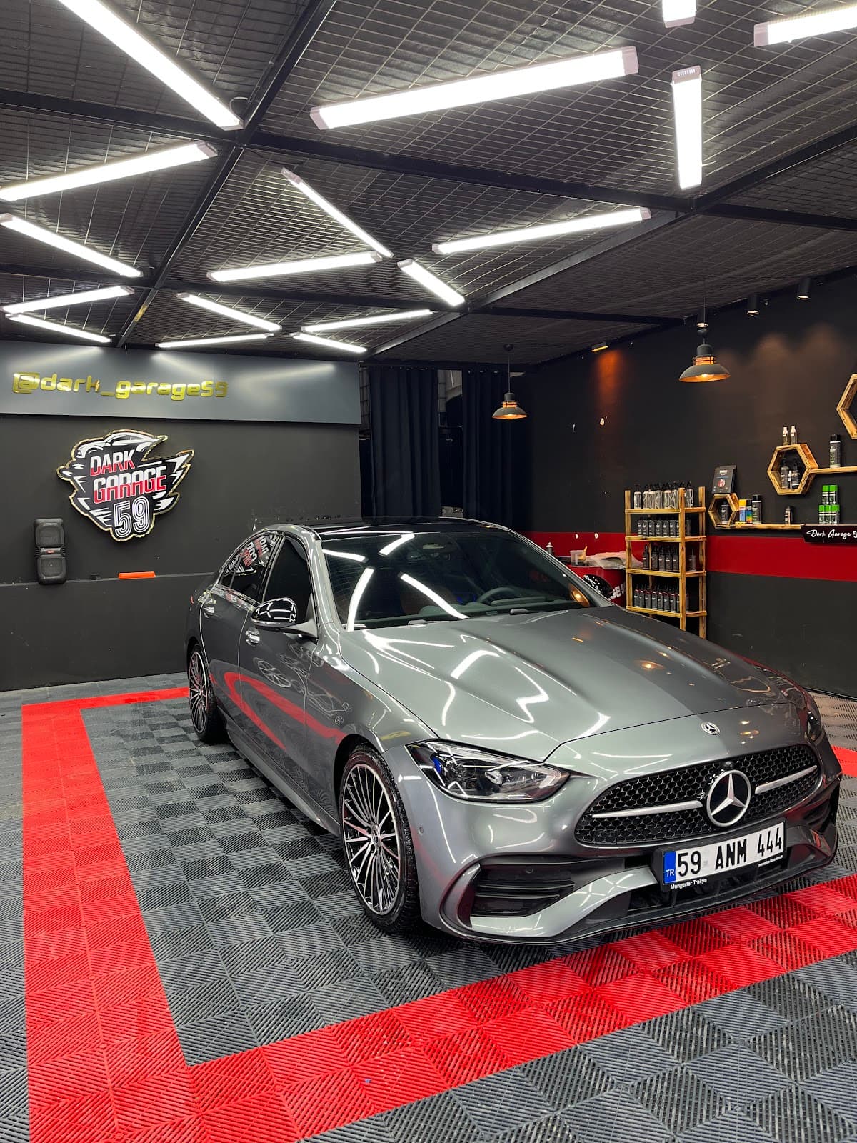 Dark garage59 1