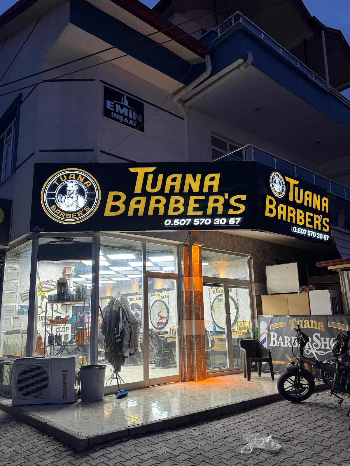 TUANA BARBER'S 3